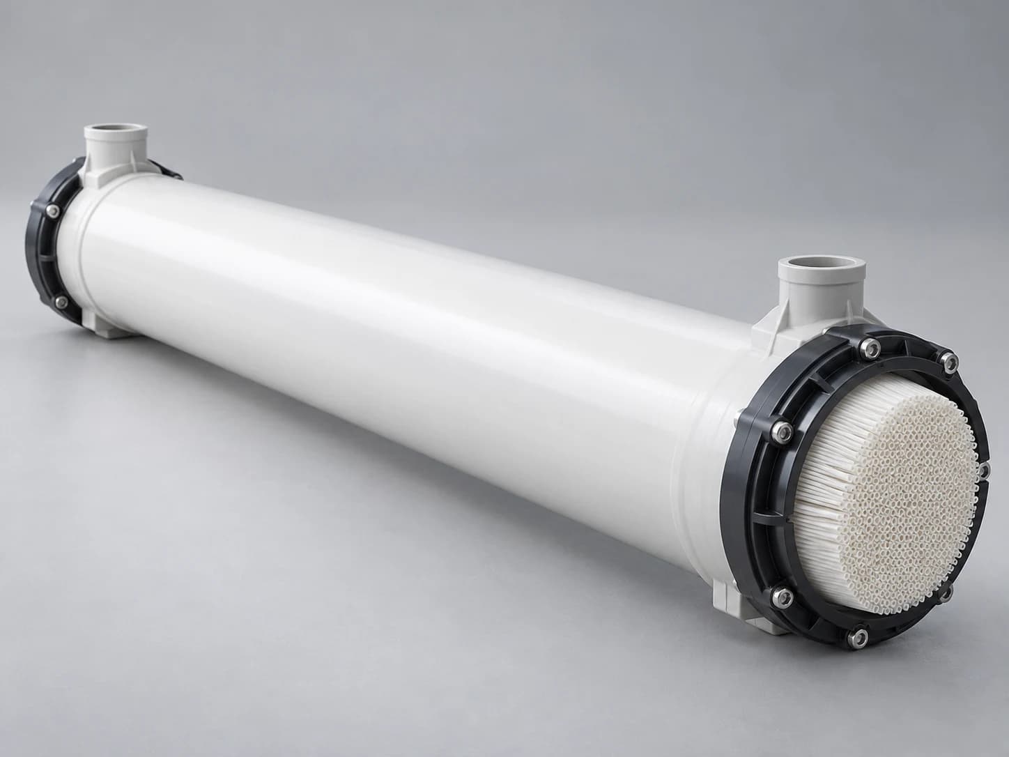 Hollow-fiber membrane module with a white cylindrical shell